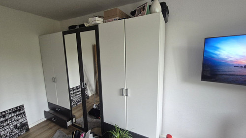 Kleiderschrank verschenken - zu,